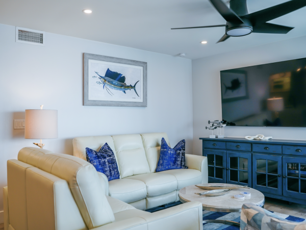 Beautiful 7th Floor Penthouse Condo with Gulf Front View